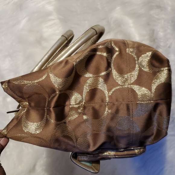 Coach Hamptons Signature C's W/ Turnlock Tote F15691 - Picture 15 of 16